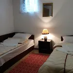 Мома Елена *