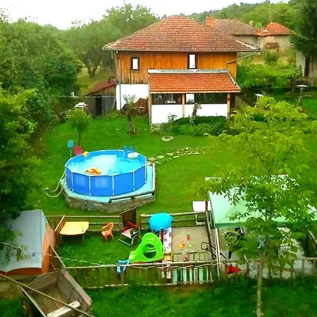 Tatil Evi Мома Елена *